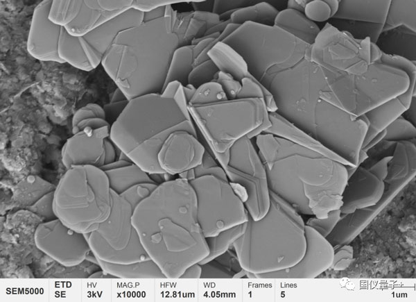 Рисунок 1. Микроскопическая морфология керамики из нитрида бора.