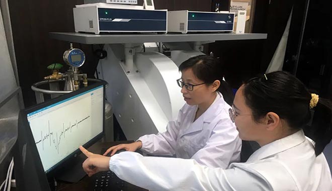 Университет Чунцина запускает аналитические услуги с использованием спектроскопии CIQTEK EPR200-Plus
